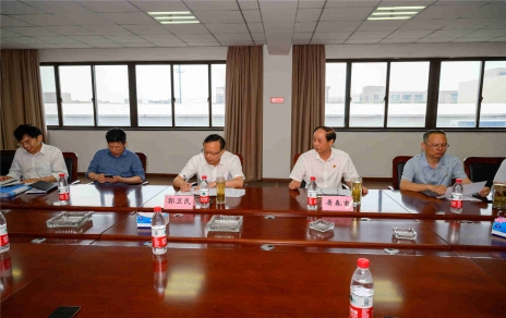 嘉興商品交易產(chǎn)業(yè)園管理辦公室對我公司蔬菜批發(fā)市場(chǎng) 開(kāi)展“守根脈、保平安、辦實(shí)事”網(wǎng)格大走訪(fǎng)座談會(huì )