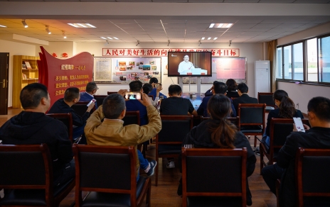 主題黨日暨收看學(xué)習“紅船初心講堂”黨課